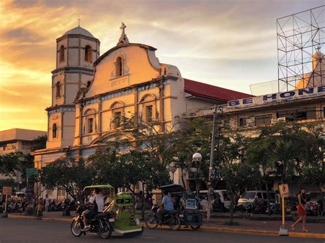 Roxas City – Travel guide at Wikivoyage.